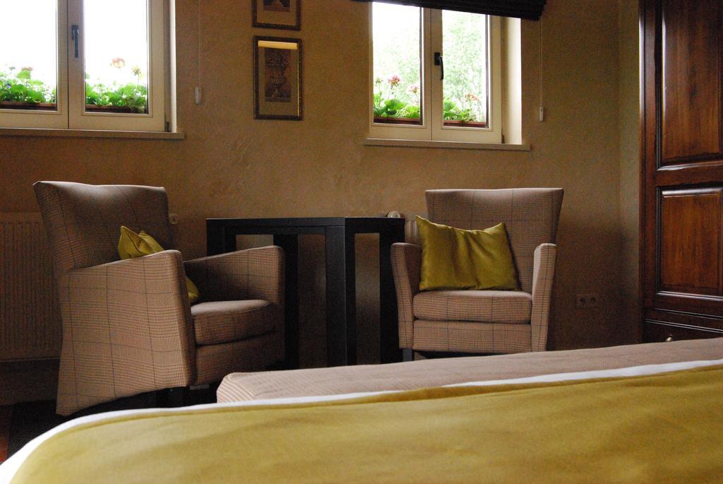 Hostellerie Gilain Achene Экстерьер фото